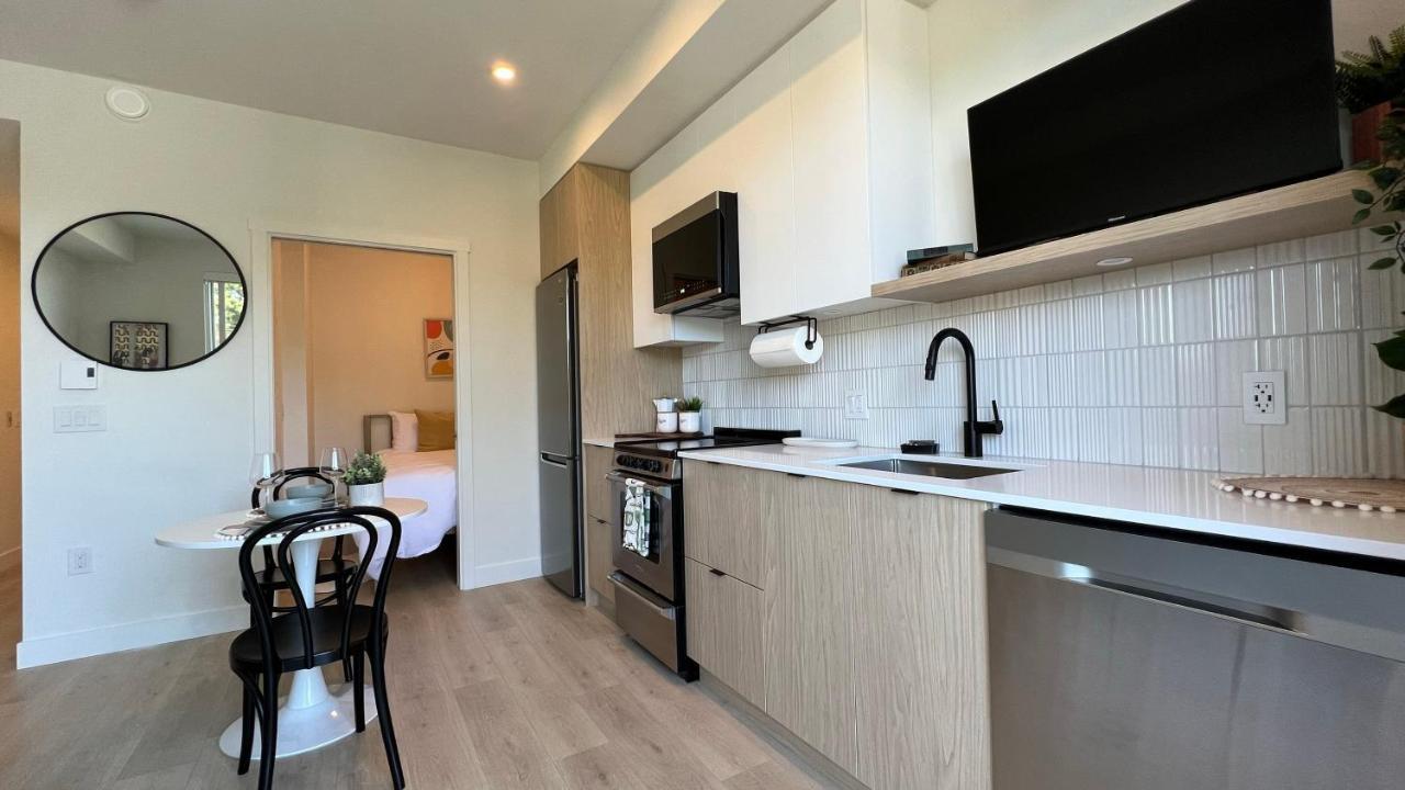 Hillside Oasis By Iris Properties! Виктория Екстериор снимка